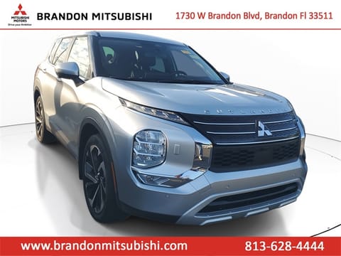 1 image of 2022 Mitsubishi Outlander SE