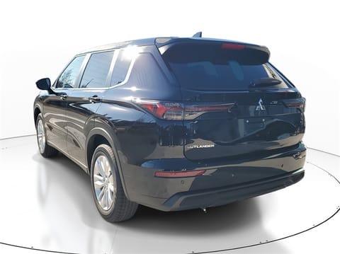 2025 Mitsubishi Outlander ES