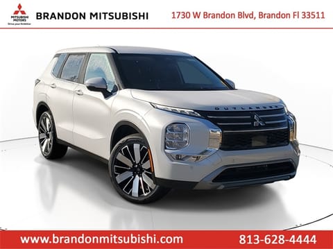 1 image of 2025 Mitsubishi Outlander SE