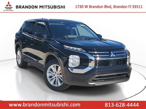 1 image of 2025 Mitsubishi Outlander ES