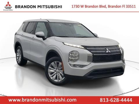 1 image of 2026 Mitsubishi Outlander ES