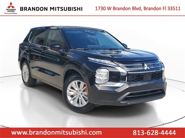 2026 Mitsubishi Outlander ES's photo