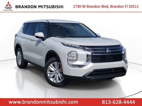 1 image of 2026 Mitsubishi Outlander ES