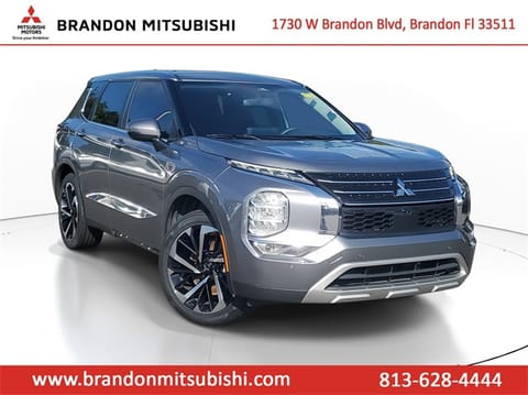 1 image of 2022 Mitsubishi Outlander SE