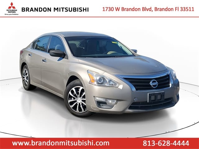 2014 Nissan Altima S's photo