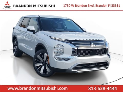 1 image of 2025 Mitsubishi Outlander SE