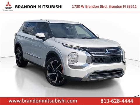 1 image of 2022 Mitsubishi Outlander ES