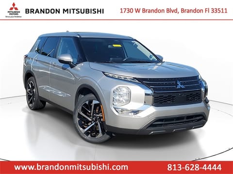 1 image of 2022 Mitsubishi Outlander ES