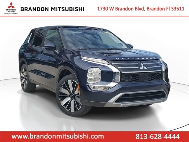 2026 Mitsubishi Outlander SE's photo