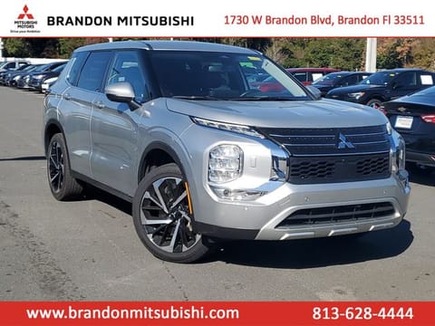 1 image of 2024 Mitsubishi Outlander SE