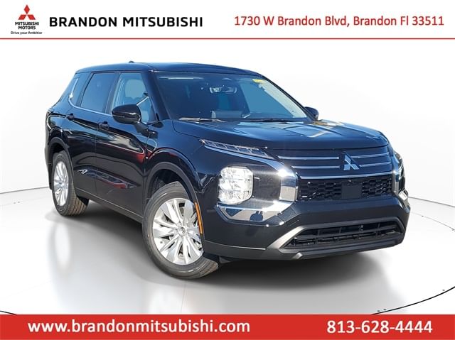 2025 Mitsubishi Outlander ES's photo