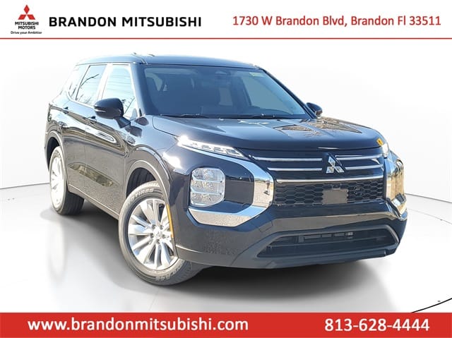 2025 Mitsubishi Outlander ES's photo