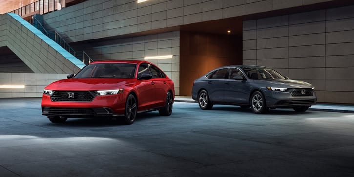 El Honda Accord Sport-L Hybrid 2026 se muestra en color Rojo Radiante Metalizado y el LX en color Gris Meteorito Metalizado.
