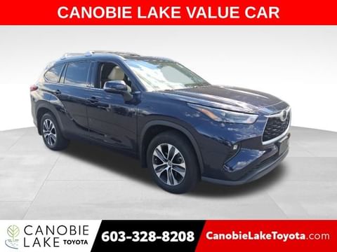 1 image of 2022 Toyota Highlander XLE