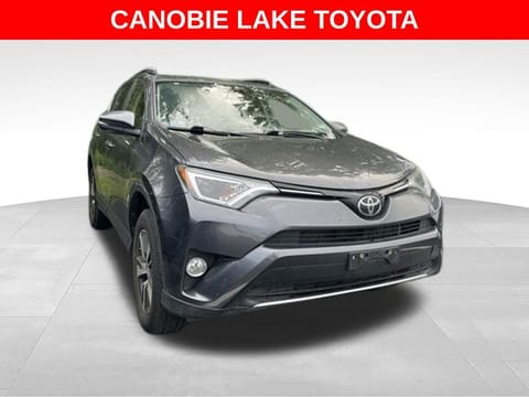 1 imagen de 2017 Toyota RAV4 XLE