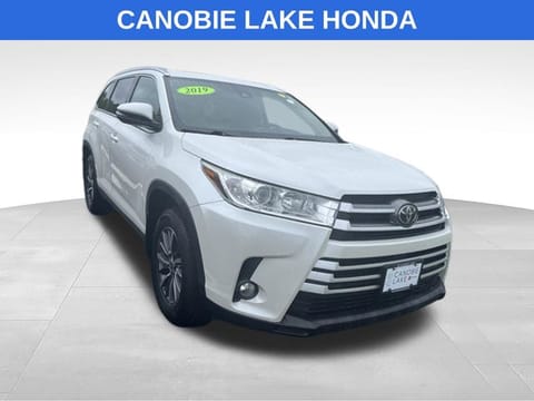 1 imagen de 2019 Toyota Highlander XLE