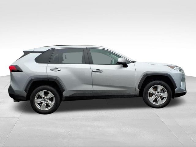 Used 2019 Toyota RAV4 XLE with VIN 2T3P1RFV2KC008636 for sale in Salem, NH