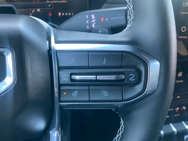2024 GMC Acadia Denali - Photo 25