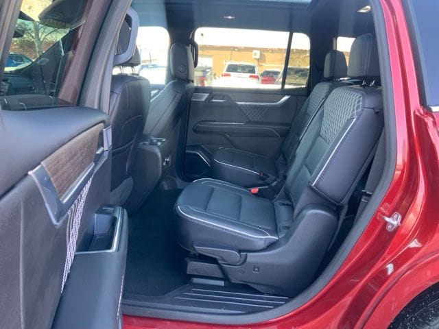 2024 GMC Acadia Denali - Photo 18