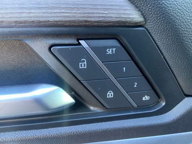 2024 GMC Acadia Denali - Photo 13