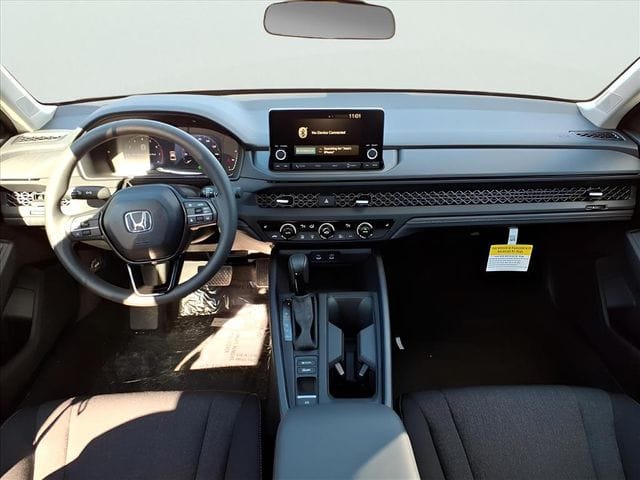 2025 Honda Accord SE - Photo 11