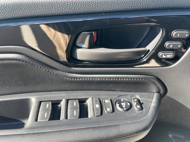2025 Honda Odyssey Touring - Photo 19