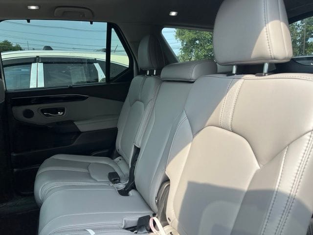 2025 Honda Pilot Touring - Photo 9