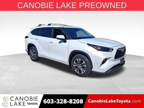 1 image of 2022 Toyota Highlander XLE
