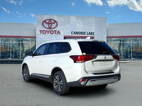 2020 Mitsubishi Outlander SE