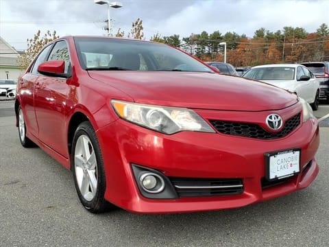 1 image of 2014 Toyota Camry SE