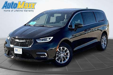 1 image of 2026 Chrysler Pacifica Select