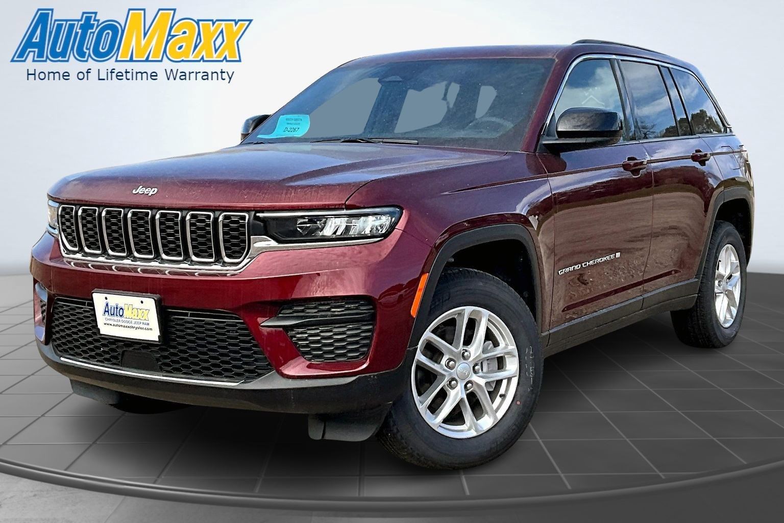 2025 Jeep Grand Cherokee Laredo's photo