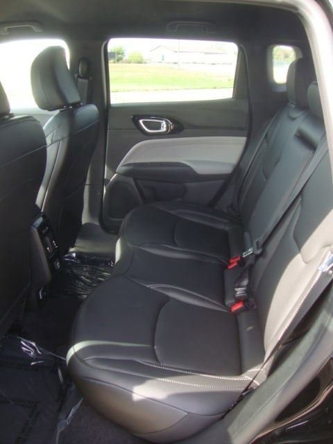 2026 Jeep Compass Limited photo 2