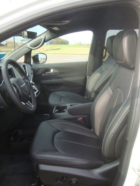 2026 Chrysler Voyager LX photo 2