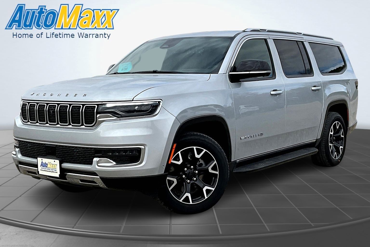 2025 Jeep Wagoneer L Series III's photo