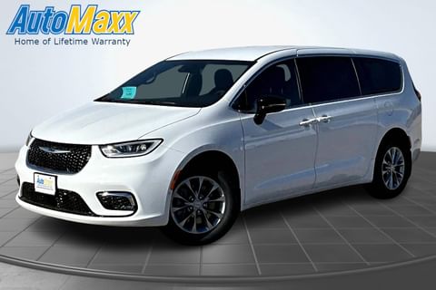 1 image of 2026 Chrysler Pacifica Select