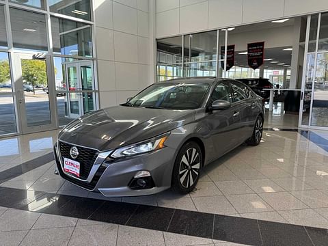 1 image of 2019 Nissan Altima 2.5 SL