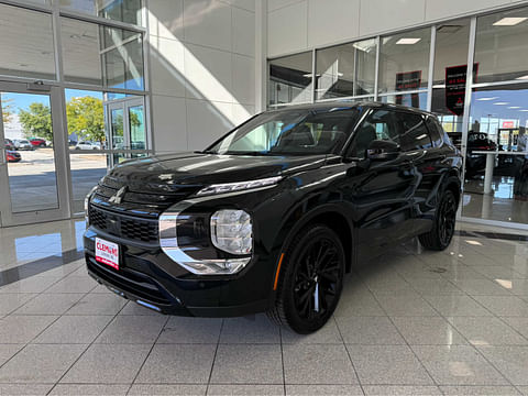 1 image of 2024 Mitsubishi Outlander SE Black Edition