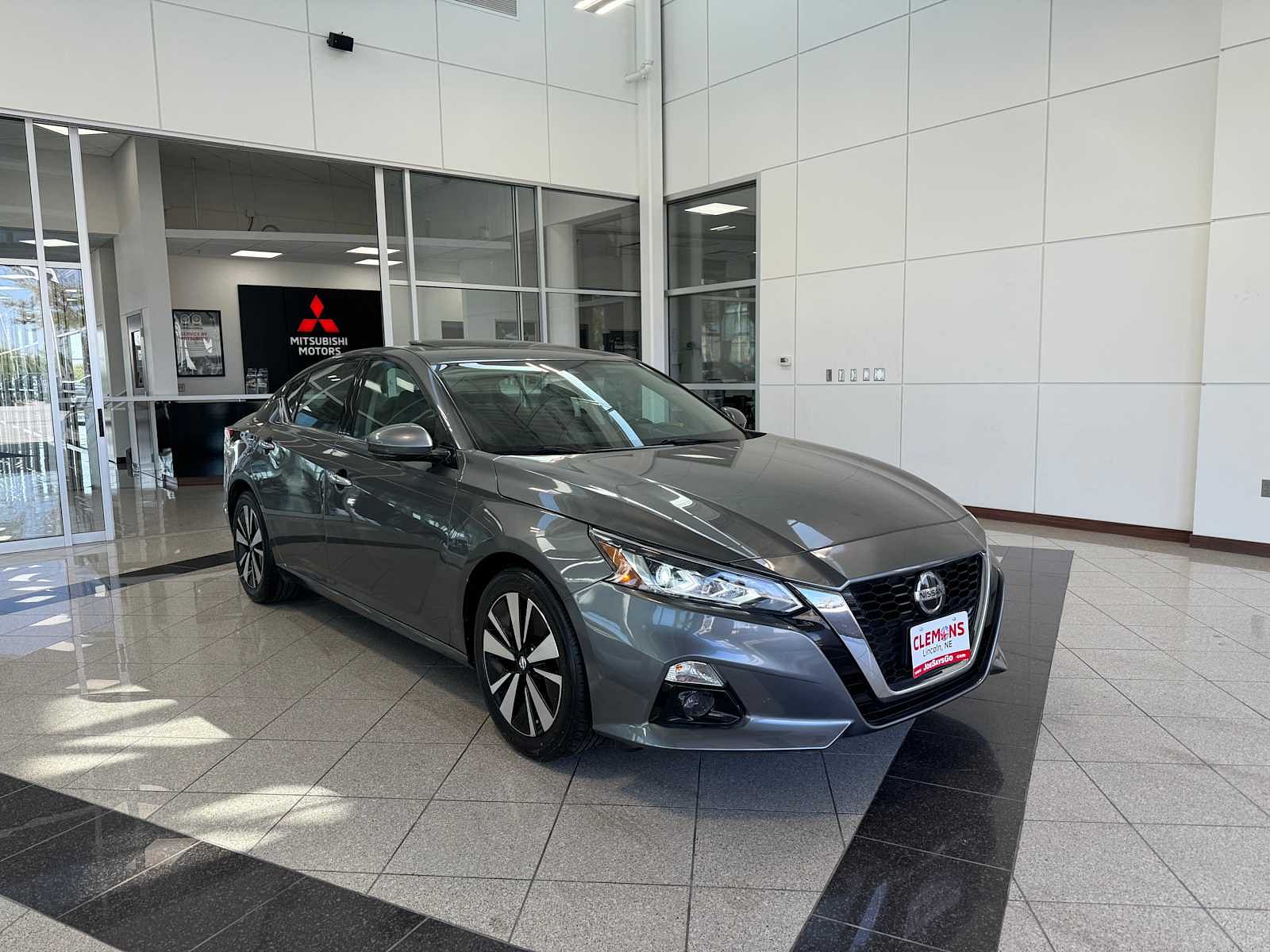 Used 2019 Nissan Altima SL with VIN 1N4BL4EV8KC238116 for sale in Lincoln, NE