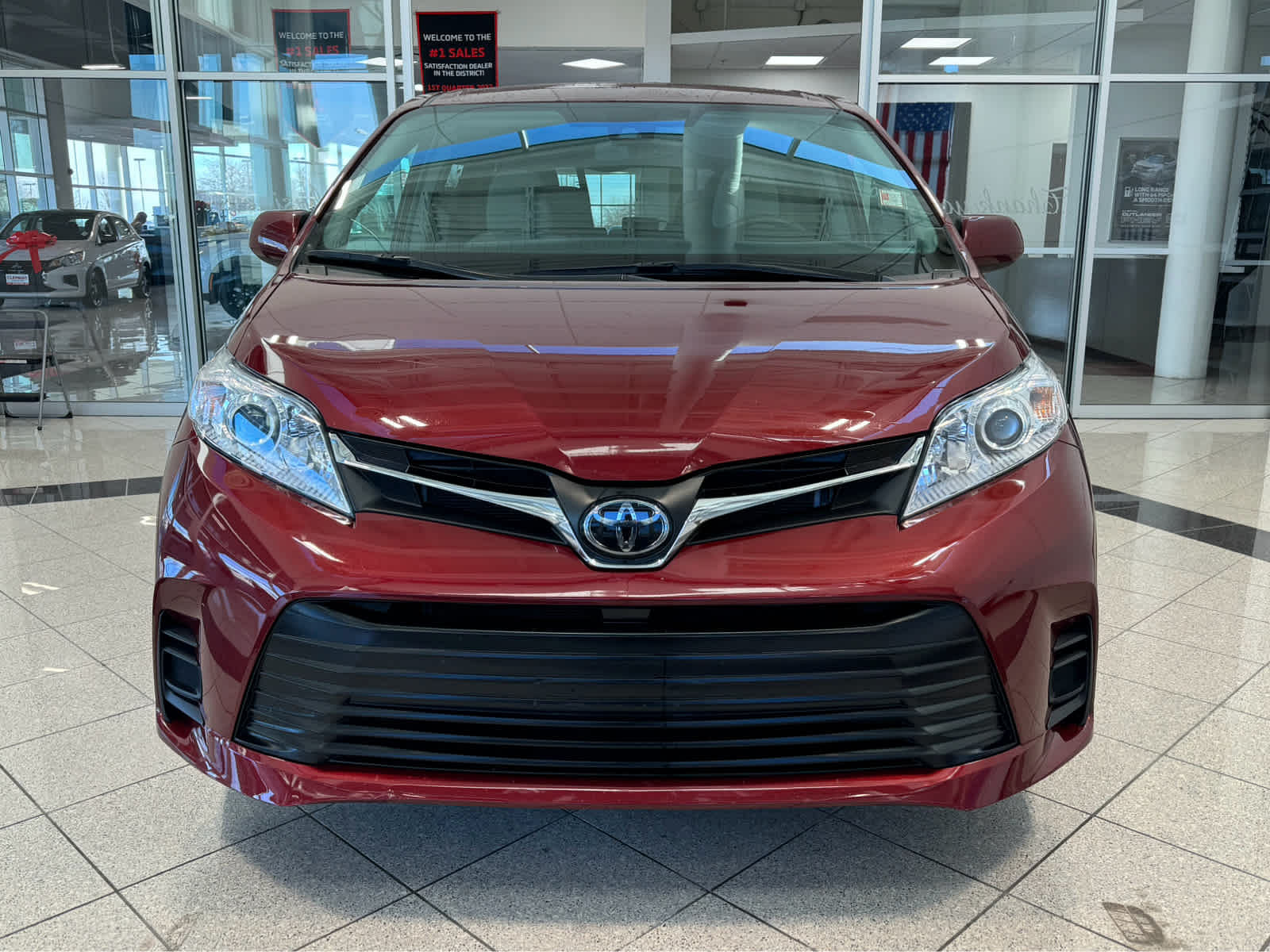 Used 2019 Toyota Sienna LE with VIN 5TDKZ3DC2KS016706 for sale in Lincoln, NE