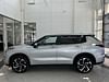 7 thumbnail image of  2024 Mitsubishi Outlander SE