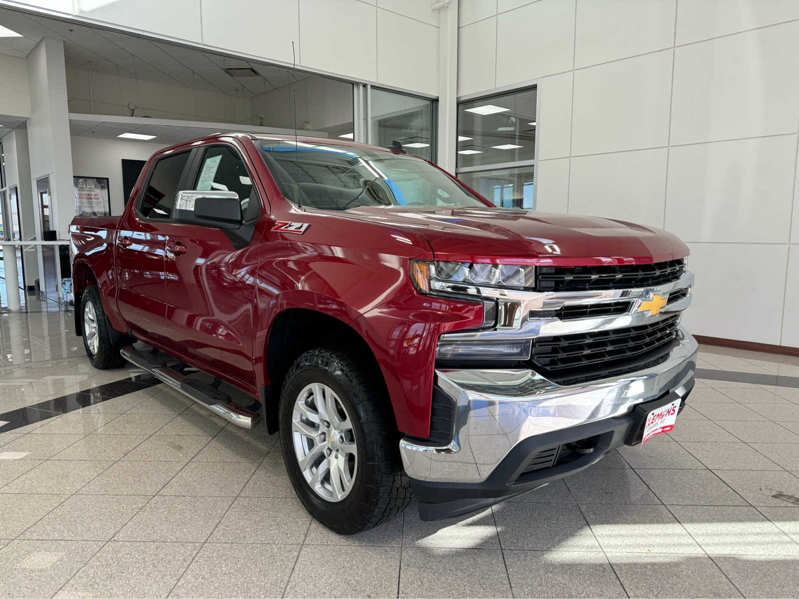 Used 2019 Chevrolet Silverado 1500 LT with VIN 3GCUYDED6KG118081 for sale in Lincoln, NE