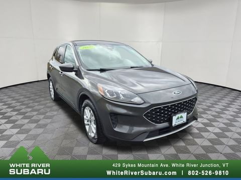 1 image of 2020 Ford Escape SE