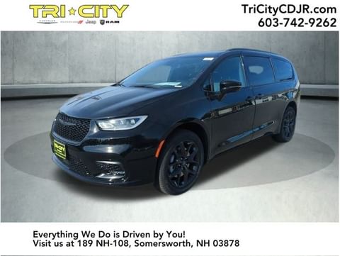 1 image of 2026 Chrysler Pacifica Limited