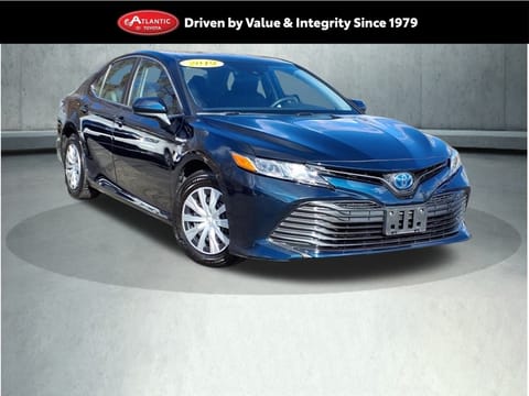 1 image of 2019 Toyota Camry Hybrid LE