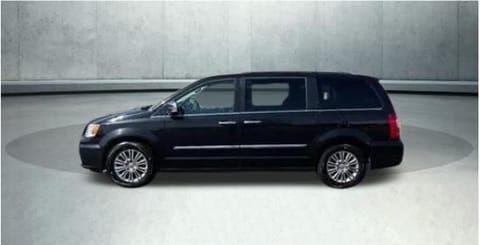 1 image of 2016 Chrysler Town & Country Touring-L
