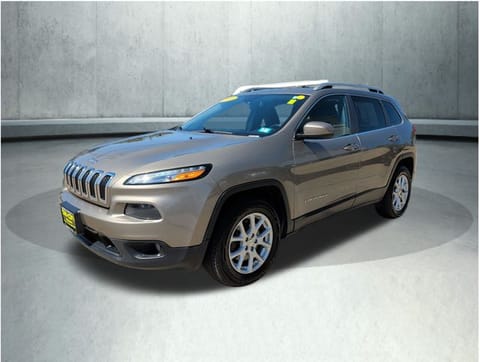 1 image of 2016 Jeep Cherokee Latitude