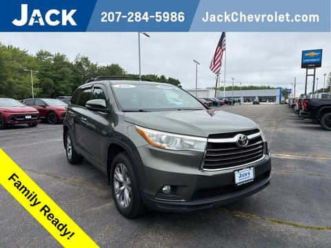 1 image of 2016 Toyota Highlander LE Plus V6