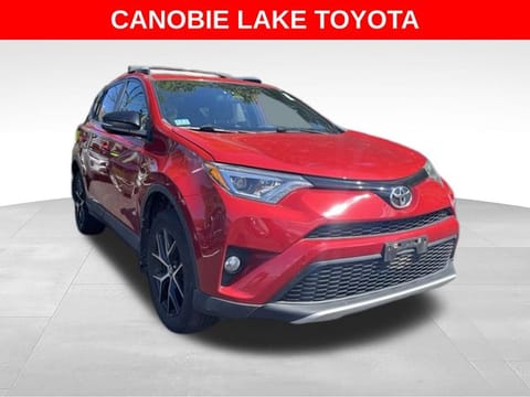 1 image of 2016 Toyota RAV4 SE