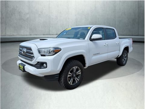 1 image of 2016 Toyota Tacoma TRD Sport